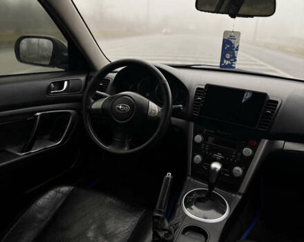 Серый Субару Аутбек, объемом двигателя 2.5 л и пробегом 243 тыс. км за 5200 $, фото 9 на Automoto.ua