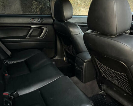 Серый Субару Аутбек, объемом двигателя 2.5 л и пробегом 280 тыс. км за 6100 $, фото 5 на Automoto.ua