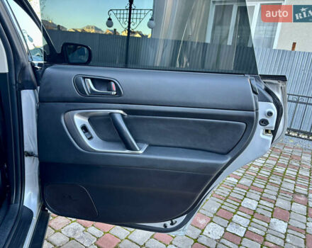 Серый Субару Аутбек, объемом двигателя 2.5 л и пробегом 245 тыс. км за 6350 $, фото 21 на Automoto.ua