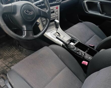 Серый Субару Аутбек, объемом двигателя 2.5 л и пробегом 180 тыс. км за 5500 $, фото 1 на Automoto.ua