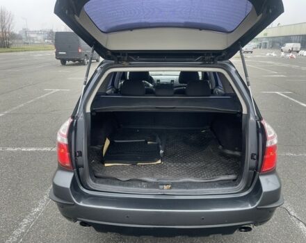 Серый Субару Аутбек, объемом двигателя 2.5 л и пробегом 350 тыс. км за 6500 $, фото 4 на Automoto.ua