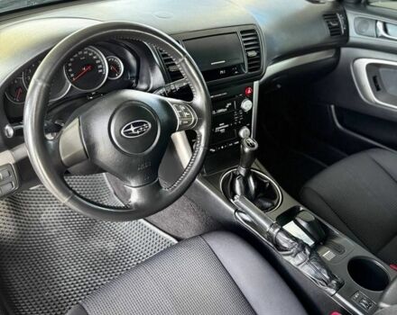 Сірий Субару Аутбек, об'ємом двигуна 0 л та пробігом 189 тис. км за 7300 $, фото 5 на Automoto.ua