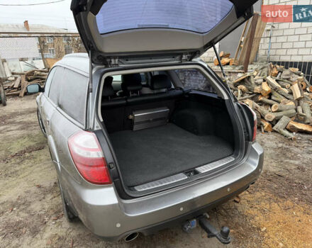 Сірий Субару Аутбек, об'ємом двигуна 3 л та пробігом 320 тис. км за 7500 $, фото 3 на Automoto.ua