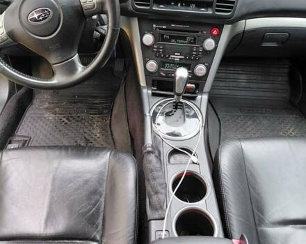 Серый Субару Аутбек, объемом двигателя 2.5 л и пробегом 300 тыс. км за 6300 $, фото 3 на Automoto.ua
