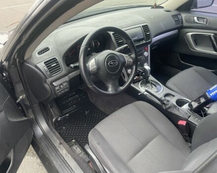 Серый Субару Аутбек, объемом двигателя 2.5 л и пробегом 350 тыс. км за 6500 $, фото 7 на Automoto.ua