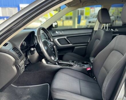 Сірий Субару Аутбек, об'ємом двигуна 0 л та пробігом 189 тис. км за 7300 $, фото 6 на Automoto.ua