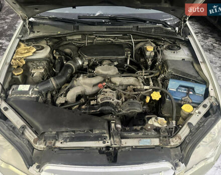 Сірий Субару Аутбек, об'ємом двигуна 2.5 л та пробігом 398 тис. км за 3999 $, фото 9 на Automoto.ua