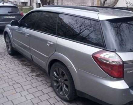 Серый Субару Аутбек, объемом двигателя 3 л и пробегом 358 тыс. км за 8000 $, фото 5 на Automoto.ua