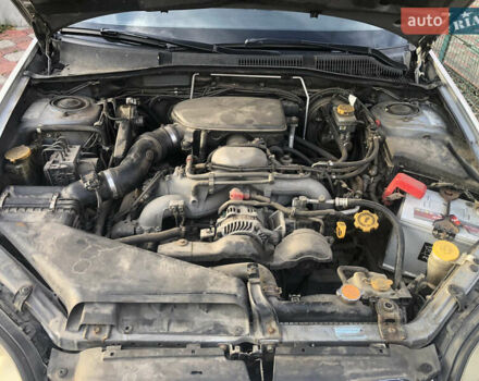 Серый Субару Аутбек, объемом двигателя 2.46 л и пробегом 298 тыс. км за 7200 $, фото 7 на Automoto.ua