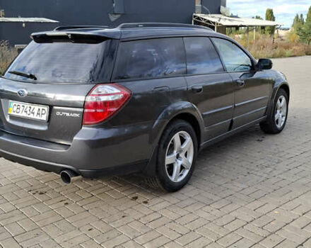 Сірий Субару Аутбек, об'ємом двигуна 3 л та пробігом 273 тис. км за 7400 $, фото 2 на Automoto.ua