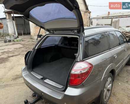 Сірий Субару Аутбек, об'ємом двигуна 3 л та пробігом 320 тис. км за 7500 $, фото 4 на Automoto.ua