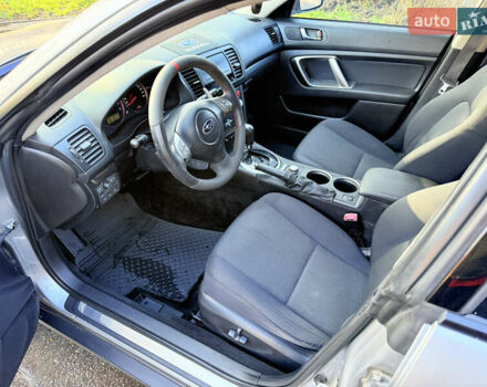 Сірий Субару Аутбек, об'ємом двигуна 3 л та пробігом 235 тис. км за 6200 $, фото 39 на Automoto.ua