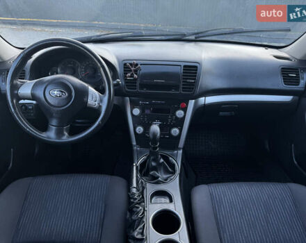 Серый Субару Аутбек, объемом двигателя 2 л и пробегом 366 тыс. км за 4450 $, фото 28 на Automoto.ua