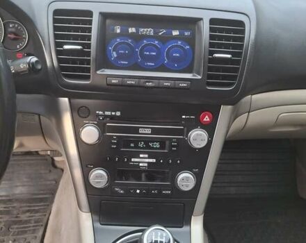 Серый Субару Аутбек, объемом двигателя 2 л и пробегом 216 тыс. км за 7000 $, фото 9 на Automoto.ua