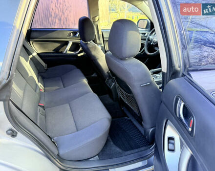 Сірий Субару Аутбек, об'ємом двигуна 3 л та пробігом 235 тис. км за 6850 $, фото 27 на Automoto.ua