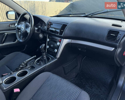 Серый Субару Аутбек, объемом двигателя 2 л и пробегом 366 тыс. км за 4450 $, фото 24 на Automoto.ua