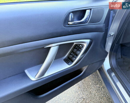 Сірий Субару Аутбек, об'ємом двигуна 3 л та пробігом 235 тис. км за 6200 $, фото 51 на Automoto.ua