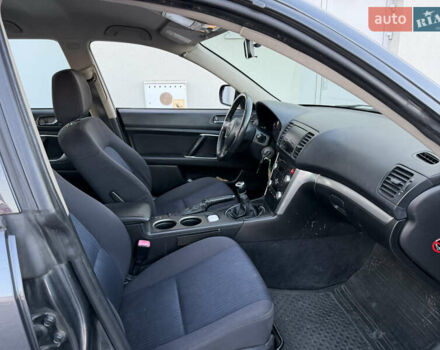 Серый Субару Аутбек, объемом двигателя 2 л и пробегом 333 тыс. км за 3700 $, фото 9 на Automoto.ua