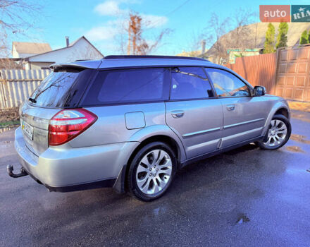 Сірий Субару Аутбек, об'ємом двигуна 3 л та пробігом 235 тис. км за 6850 $, фото 2 на Automoto.ua