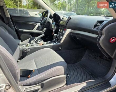 Сірий Субару Аутбек, об'ємом двигуна 2.5 л та пробігом 238 тис. км за 8500 $, фото 13 на Automoto.ua