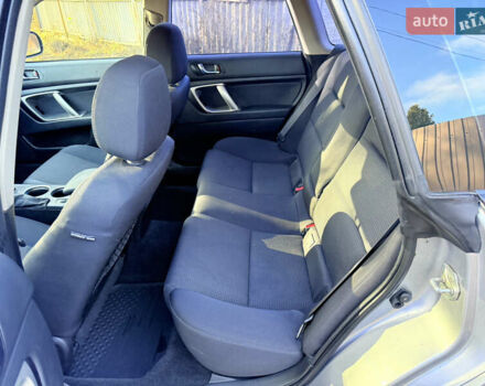 Сірий Субару Аутбек, об'ємом двигуна 3 л та пробігом 235 тис. км за 6200 $, фото 47 на Automoto.ua