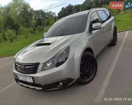 Сірий Субару Аутбек, об'ємом двигуна 2 л та пробігом 230 тис. км за 9000 $, фото 1 на Automoto.ua