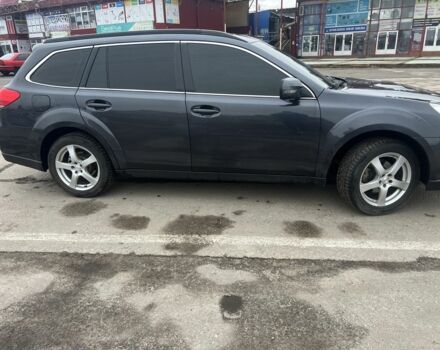 Сірий Субару Аутбек, об'ємом двигуна 2 л та пробігом 196 тис. км за 7900 $, фото 2 на Automoto.ua