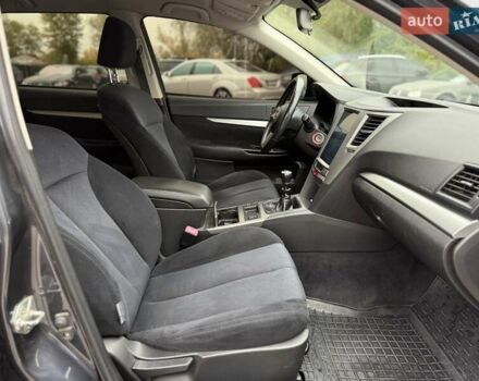 Серый Субару Аутбек, объемом двигателя 2 л и пробегом 350 тыс. км за 6900 $, фото 22 на Automoto.ua