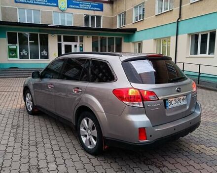 Сірий Субару Аутбек, об'ємом двигуна 2 л та пробігом 221 тис. км за 7999 $, фото 3 на Automoto.ua