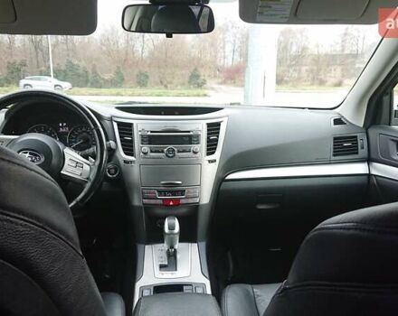 Сірий Субару Аутбек, об'ємом двигуна 2.46 л та пробігом 250 тис. км за 8100 $, фото 6 на Automoto.ua