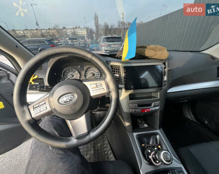 Серый Субару Аутбек, объемом двигателя 2.46 л и пробегом 247 тыс. км за 9000 $, фото 14 на Automoto.ua