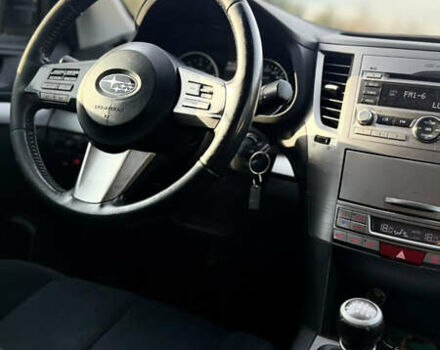 Серый Субару Аутбек, объемом двигателя 2.46 л и пробегом 206 тыс. км за 6700 $, фото 10 на Automoto.ua