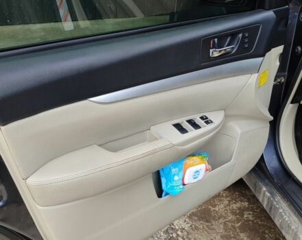 Серый Субару Аутбек, объемом двигателя 2 л и пробегом 270 тыс. км за 4000 $, фото 5 на Automoto.ua