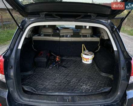 Сірий Субару Аутбек, об'ємом двигуна 2 л та пробігом 250 тис. км за 7600 $, фото 13 на Automoto.ua