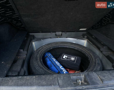 Сірий Субару Аутбек, об'ємом двигуна 2 л та пробігом 250 тис. км за 7600 $, фото 14 на Automoto.ua