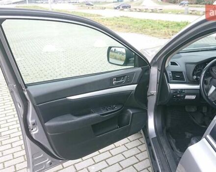 Сірий Субару Аутбек, об'ємом двигуна 2.46 л та пробігом 250 тис. км за 8100 $, фото 9 на Automoto.ua