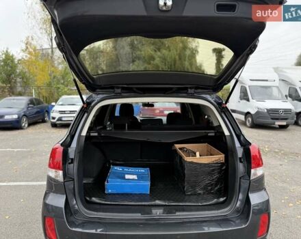 Серый Субару Аутбек, объемом двигателя 2 л и пробегом 350 тыс. км за 6900 $, фото 31 на Automoto.ua