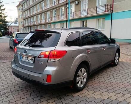 Сірий Субару Аутбек, об'ємом двигуна 2 л та пробігом 221 тис. км за 7999 $, фото 2 на Automoto.ua