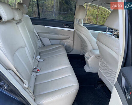 Сірий Субару Аутбек, об'ємом двигуна 2 л та пробігом 250 тис. км за 7600 $, фото 11 на Automoto.ua