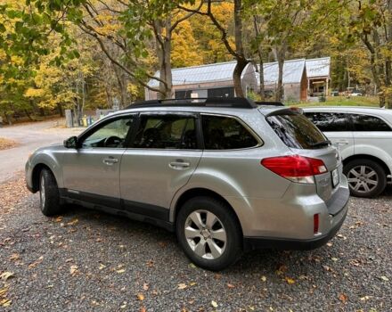 Серый Субару Аутбек, объемом двигателя 0 л и пробегом 270 тыс. км за 9500 $, фото 1 на Automoto.ua