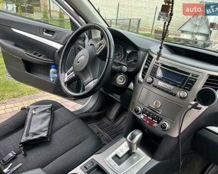 Сірий Субару Аутбек, об'ємом двигуна 2.46 л та пробігом 273 тис. км за 9250 $, фото 5 на Automoto.ua