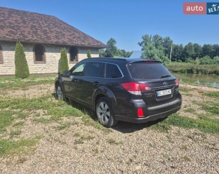 Серый Субару Аутбек, объемом двигателя 2 л и пробегом 385 тыс. км за 8300 $, фото 2 на Automoto.ua
