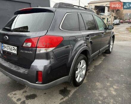 Серый Субару Аутбек, объемом двигателя 2.5 л и пробегом 318 тыс. км за 9500 $, фото 4 на Automoto.ua