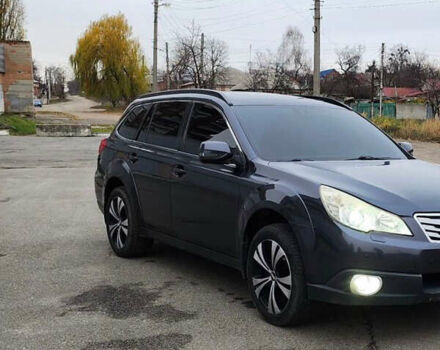 Серый Субару Аутбек, объемом двигателя 2.5 л и пробегом 250 тыс. км за 9700 $, фото 1 на Automoto.ua