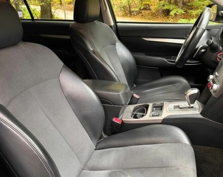 Серый Субару Аутбек, объемом двигателя 0 л и пробегом 270 тыс. км за 9500 $, фото 5 на Automoto.ua