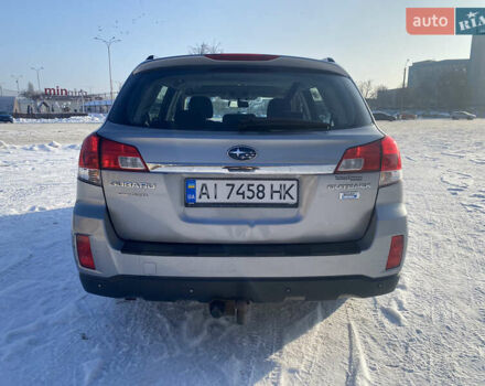 Сірий Субару Аутбек, об'ємом двигуна 2 л та пробігом 283 тис. км за 7600 $, фото 2 на Automoto.ua