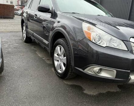 Серый Субару Аутбек, объемом двигателя 2.5 л и пробегом 318 тыс. км за 9500 $, фото 3 на Automoto.ua