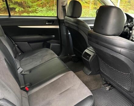 Серый Субару Аутбек, объемом двигателя 0 л и пробегом 270 тыс. км за 9500 $, фото 4 на Automoto.ua