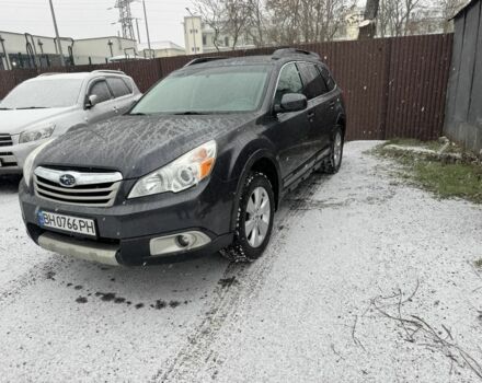 Серый Субару Аутбек, объемом двигателя 2.5 л и пробегом 300 тыс. км за 7900 $, фото 2 на Automoto.ua