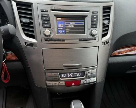 Серый Субару Аутбек, объемом двигателя 2.5 л и пробегом 318 тыс. км за 9500 $, фото 6 на Automoto.ua